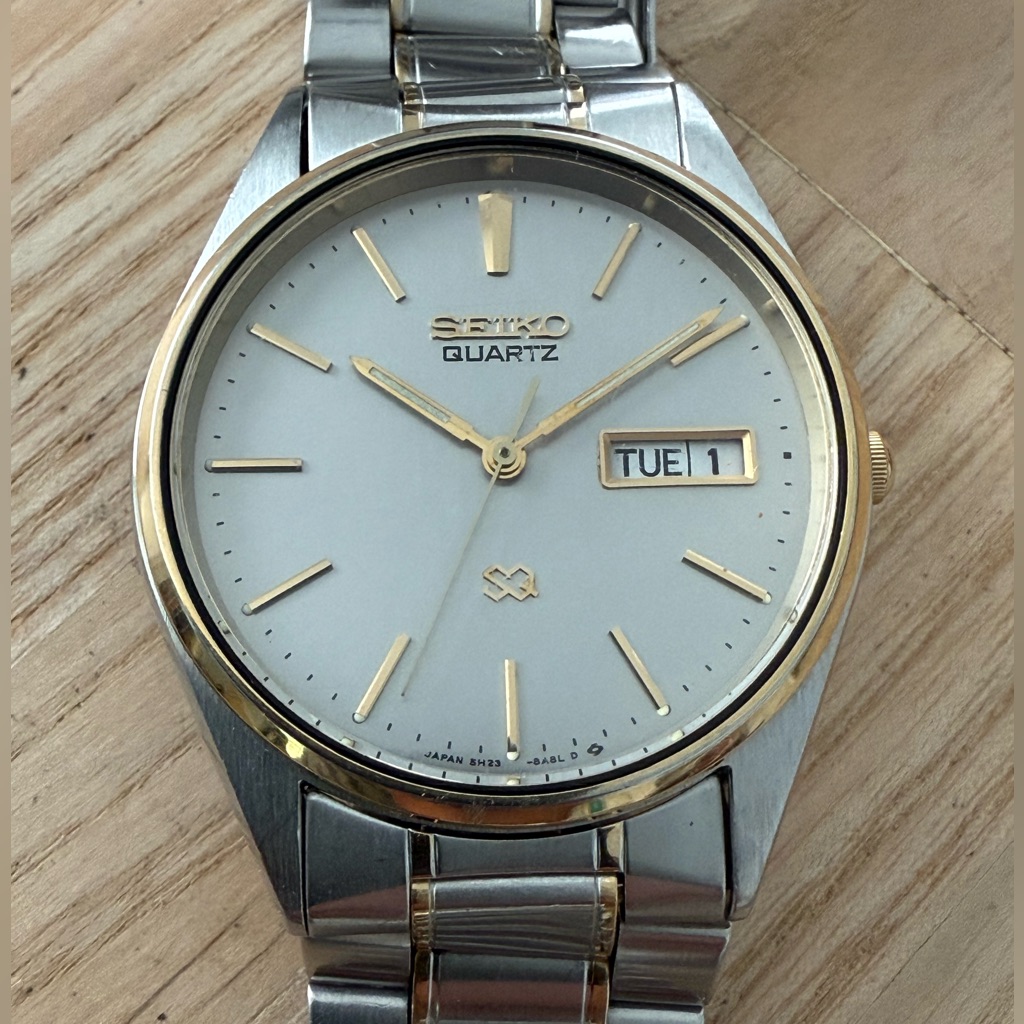 Seiko Sq Vintage Men’s Watch Gray Dial Two-Tone Bracelet Case Date Window